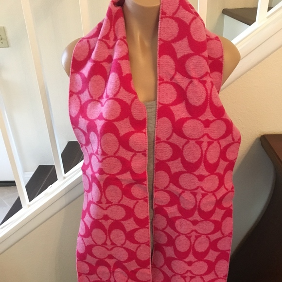 NWT Coach Fuschia Fringe Scarf - Picture 1 of 6